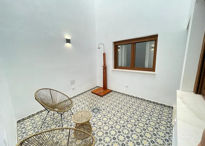 Superior One-Bedroom Apartment
